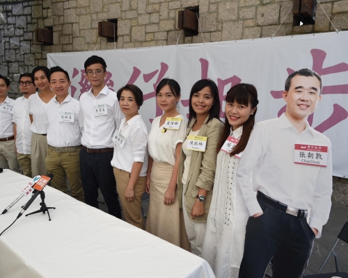 灣仔區議員楊雪盈聯同九名灣仔區社區主任下午舉行「灣仔起步」啟動禮。