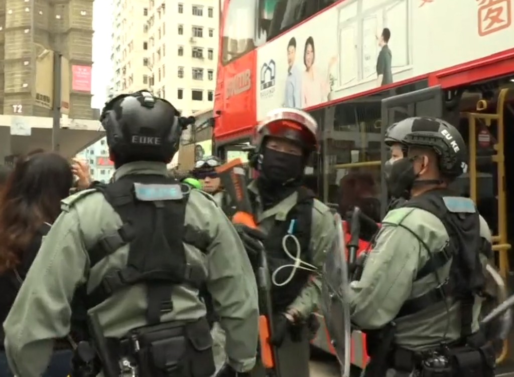 防暴警到場。港台新聞截圖