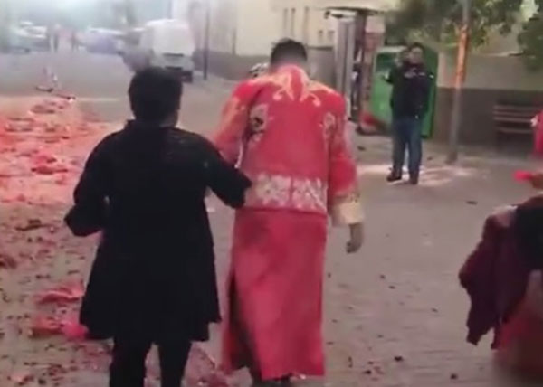 幸好新郎事後甦醒。