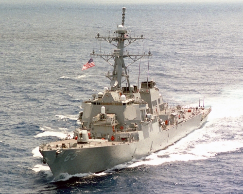 美軍驅逐艦闖西沙，解放軍警告驅離促停止挑釁。網圖