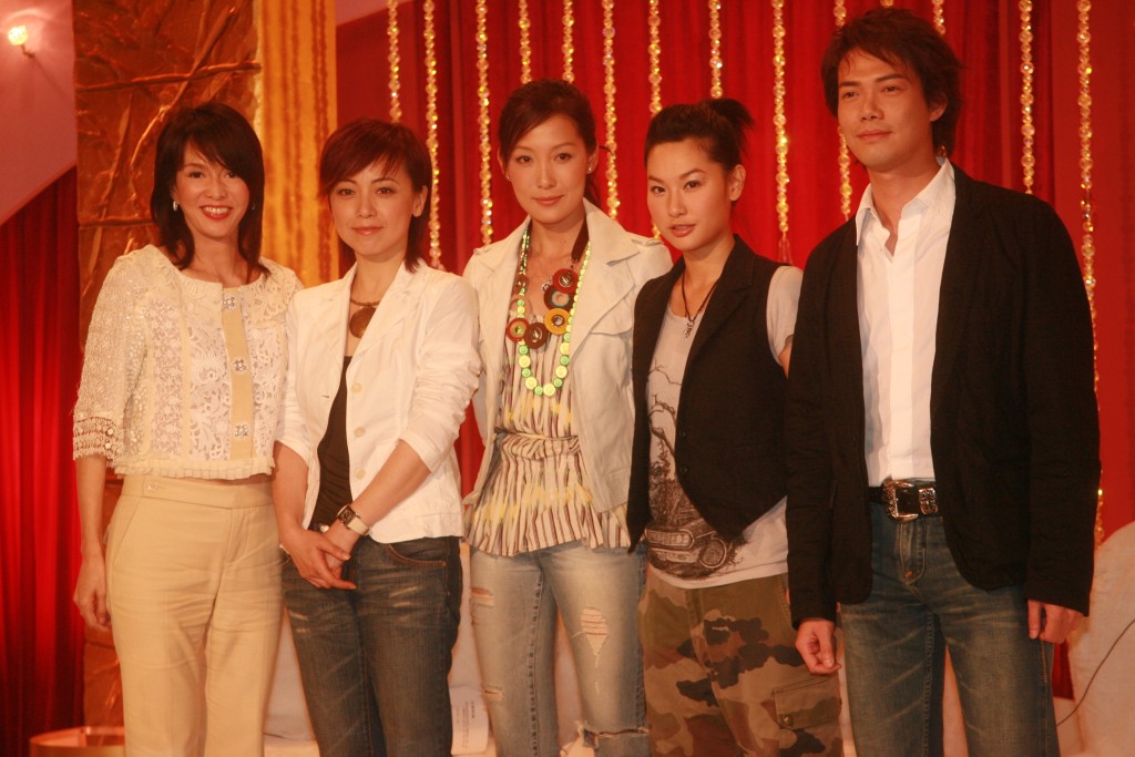 徐子珊卸任后即获得TVB力捧，首部主演剧集是当年爆红的《女人唔易做》。
