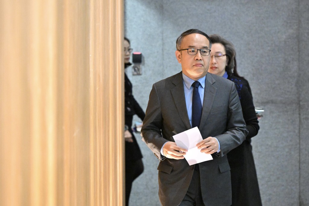 政府公布飲用水風波紀律行動。