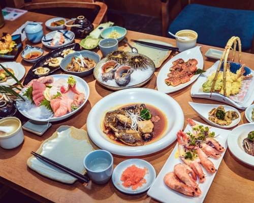 打工仔返新工被硬屈請食飯,暗嘆無奈。unsplash圖片
