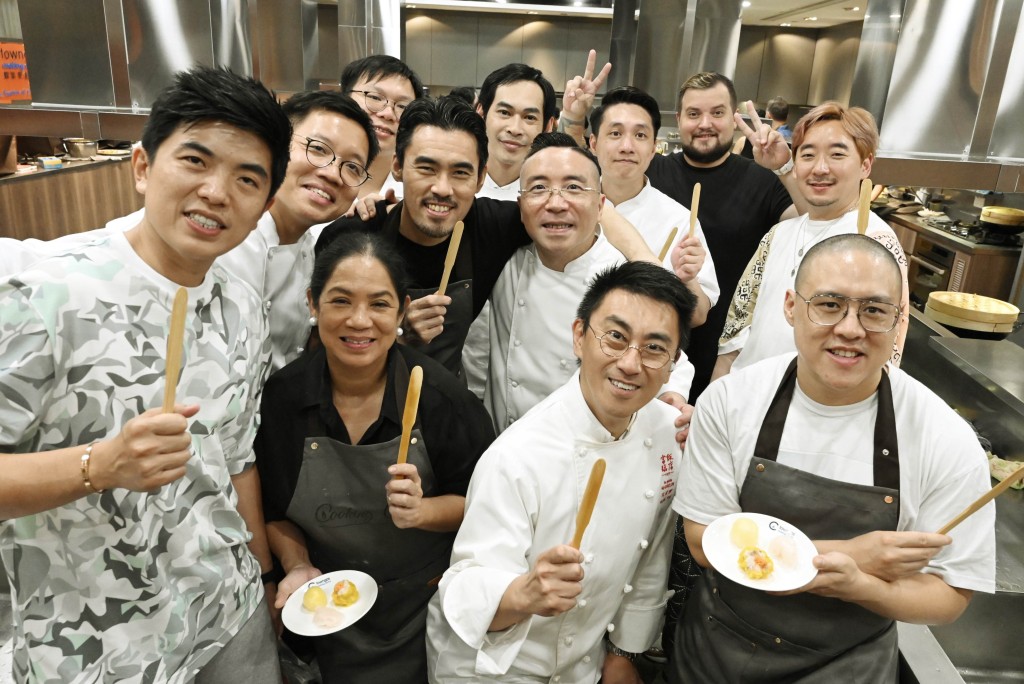 6名國際頂級名廚及12位知名飲食媒體KOL代表，參與為期5日的訪港交流活動。褚樂琪攝