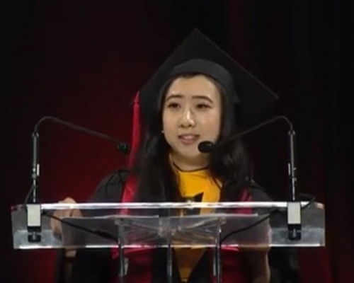 內地女留學生畢業致詞挨轟。網上圖片