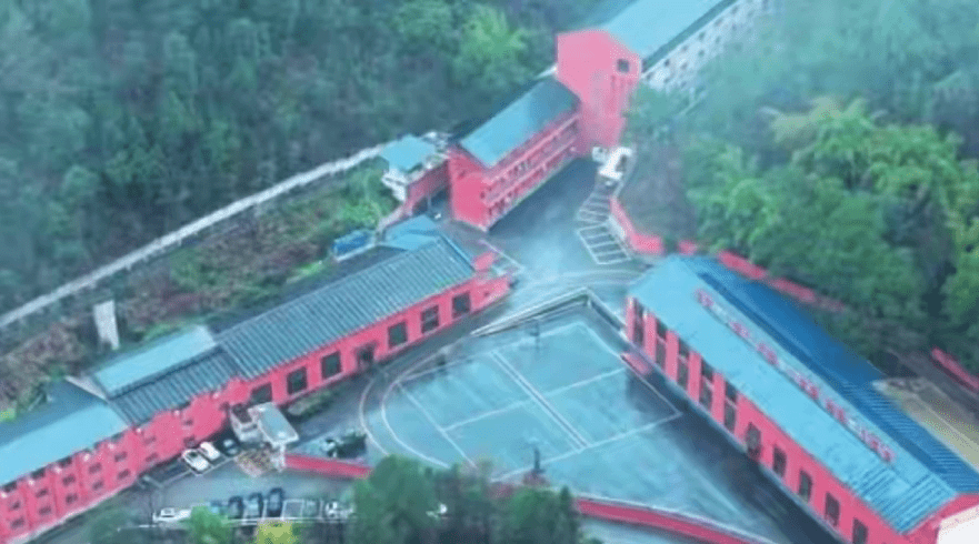 公眾強烈關注這類行為矯正機構監管問題的。