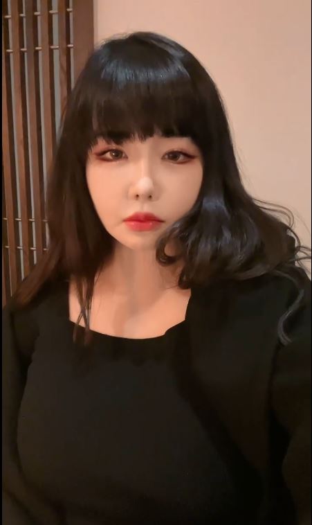 朴春自拍與3位姊妹一起聚餐並放上網。