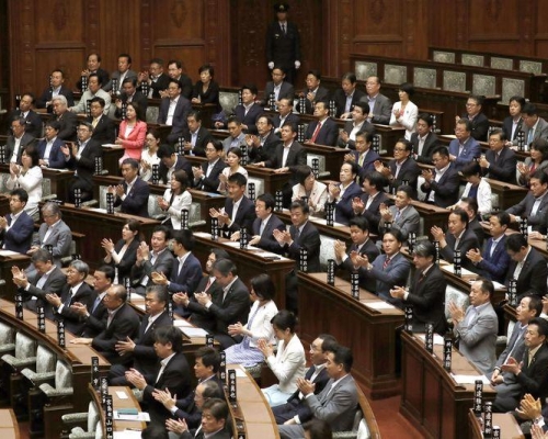 國會參議院周四早上表決通過備受爭議的反恐法案。