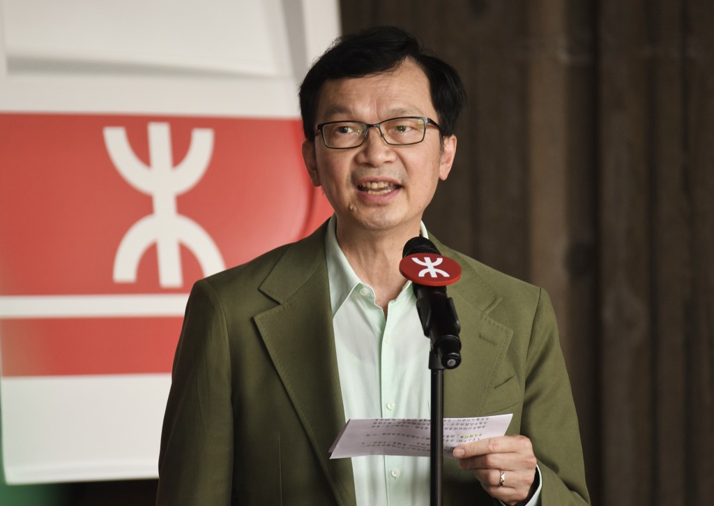 廖振新表示，港铁每日接载500万人出行，45年来一直陪伴香港市民成长。何君健摄