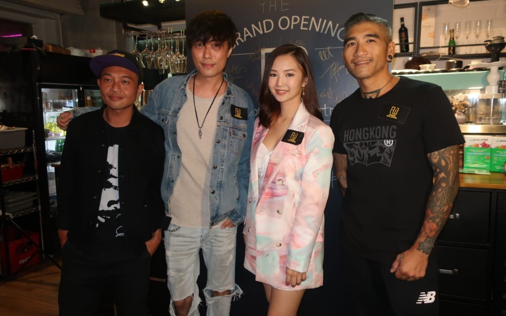 Robin與Kosa齊做老闆,KOLOR隊友都有撐場。