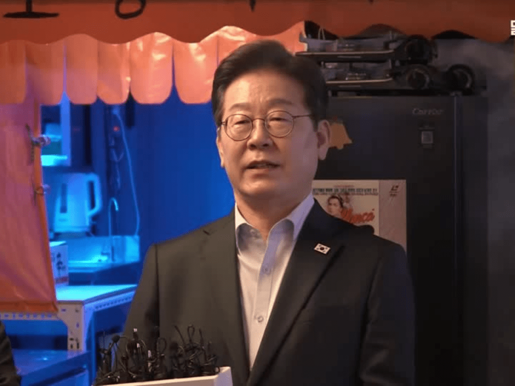 李在明正式登記參選下屆南韓總統選舉。路透社 李在明正式登記參選下屆南韓總統選舉。路透社