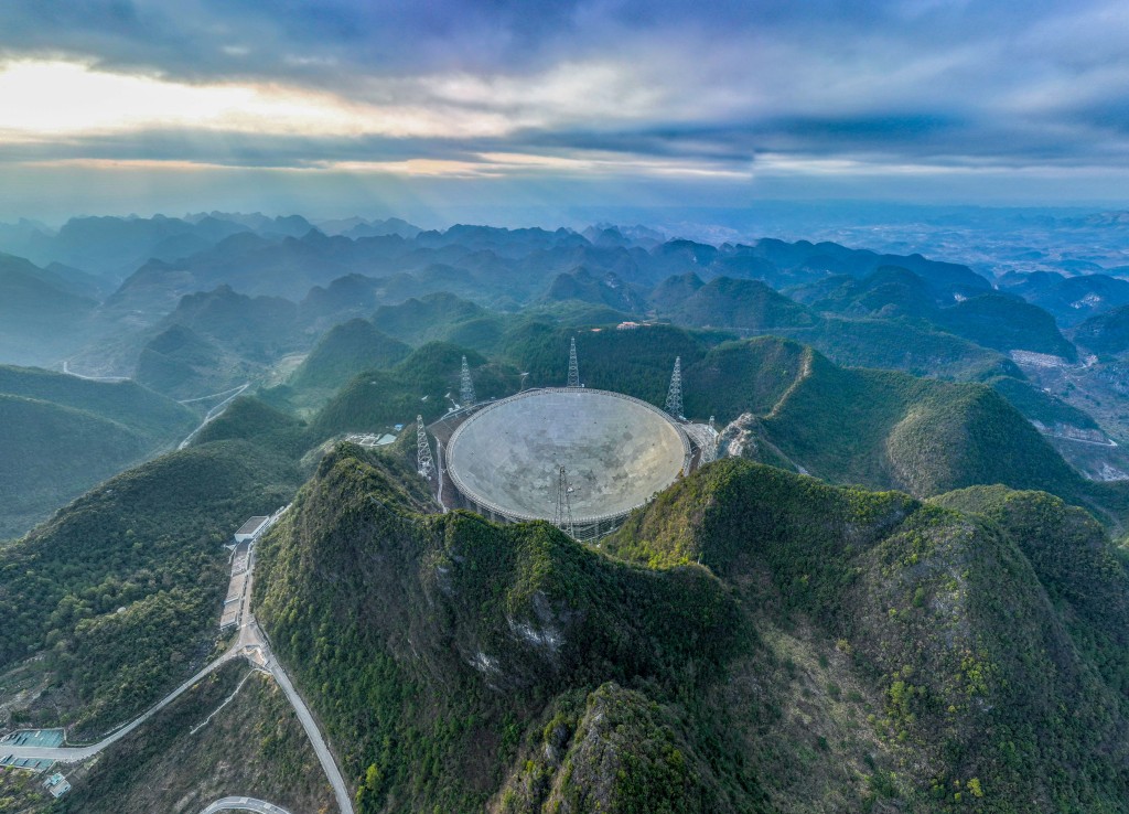 自启用以来，被誉为「中国天眼」的500米口径球面射电望远镜FAST发现的脉冲星数量不断增加。新华社