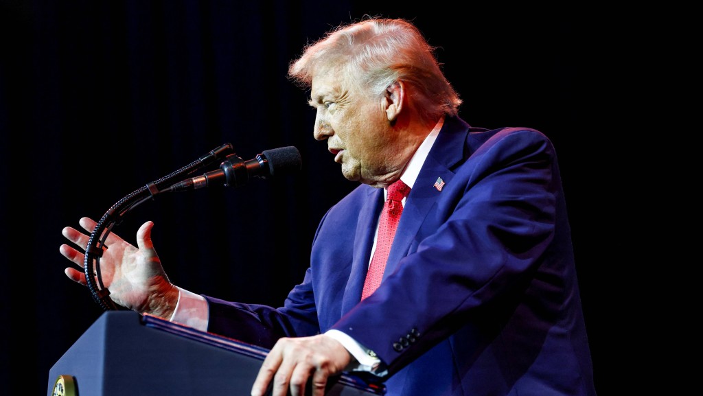 特朗普表示不排除動用武力獲得格陵蘭。 路透社 特朗普表示不排除動用武力獲得格陵蘭。 路透社