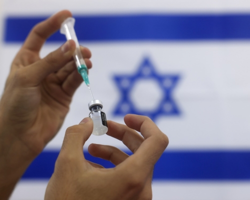 以色列早前推出大規模疫苗接種行動，目前已有380萬人至少接種第一劑。AP圖片