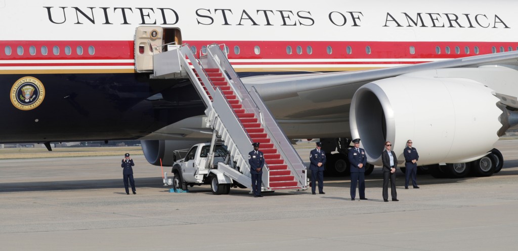 新空軍一號是一架由卡塔爾贈送、價值逾4億美元的改裝波音747-800型客機。美聯社 新空軍一號是一架由卡塔爾贈送、價值逾4億美元的改裝波音747-800型客機。美聯社