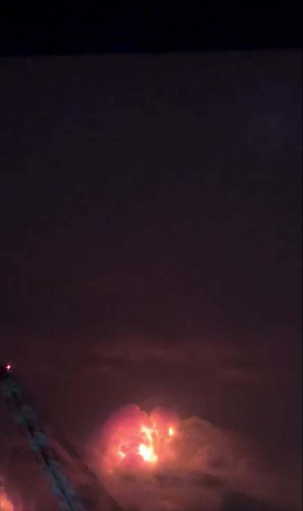 爆炸实拍。Surajit@X