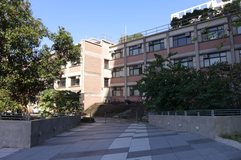 應林堂為崇基學院於1958年建成的第二座學生宿舍，可提供大約100個男生宿位。網上圖片