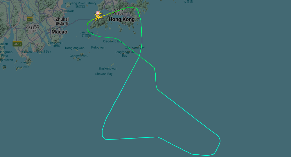 一架由香港飛往印尼雅加達的國泰航空客機疑因引擎過熱，需要折返香港國際機場。Flightradar24圖片