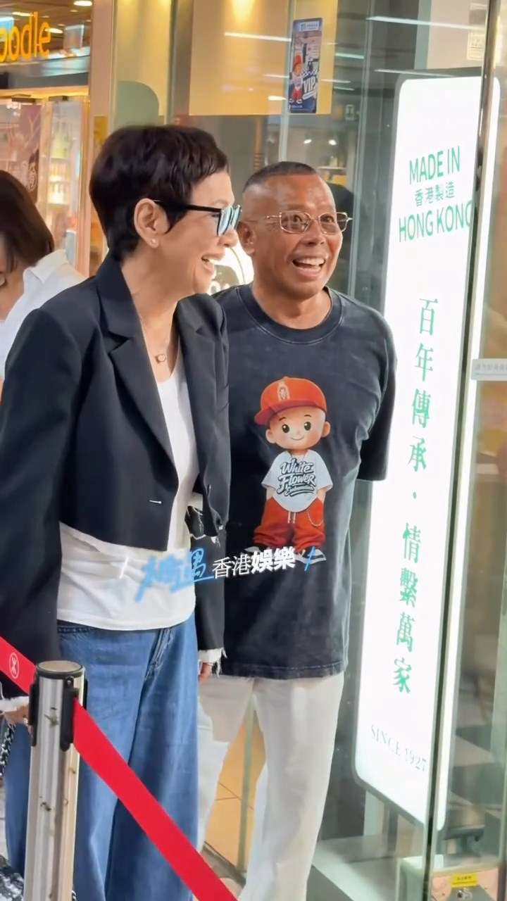 顏福偉近日與好友余安安現身公開旗下與港鐵合作的Pop-up店。