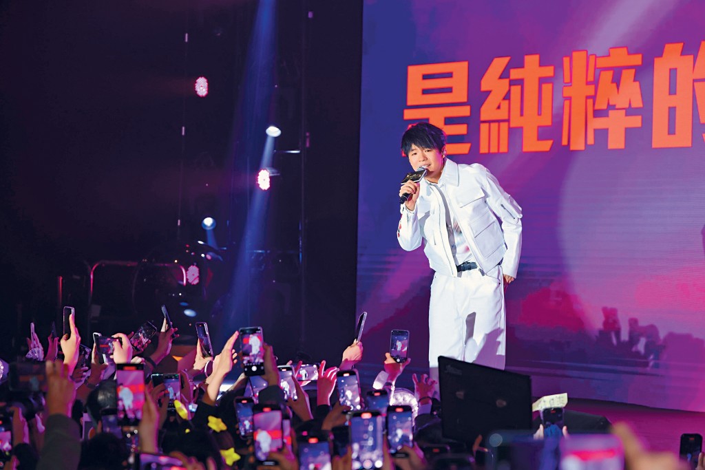 Ian開年後即忙不停，前晚更獲邀任機管局晚宴表演嘉賓。