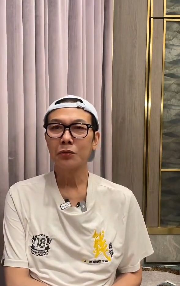 錢小豪仍然好瘦。 錢小豪仍然好瘦。