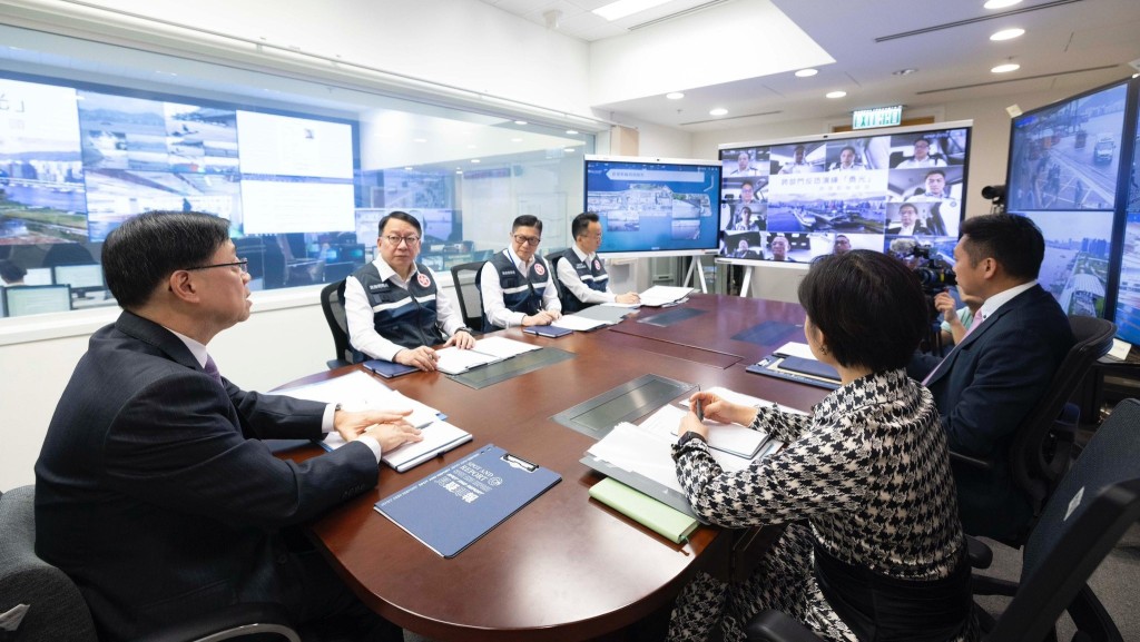 跨部門反恐演習︱李家超親自出席演練 落實「三層防範機制」 強化特區政府對國安及反恐工作承諾