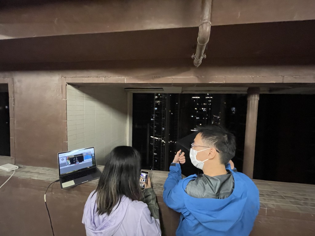 环保署人员于深夜时段在现场运用高科技声学相机作侦测。