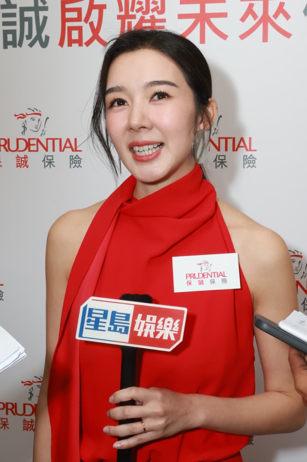 麥明詩與機師老公盛勁為育有9個月大兒子。