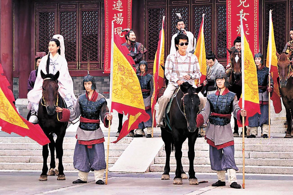 郭羨妮獲港姐冠軍後，即與古天樂拍攝《尋秦記》。