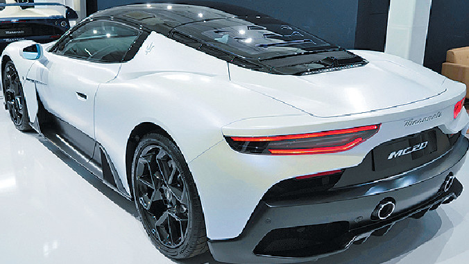 ■MC20體積跟法拉利458/488/F8相若,霸氣十足。 ■MC20體積跟法拉利458/488/F8相若,霸氣十足。