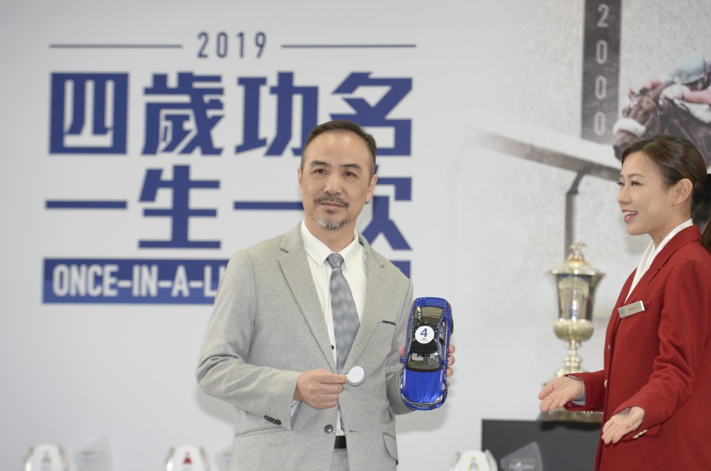 許坤華指「劍聶風」及「無心睡眠」在鄭俊偉訓練下取得兩捷，其練馬功力可見一斑。