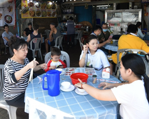 政府宣布周三起全面禁止堂食。資料圖片