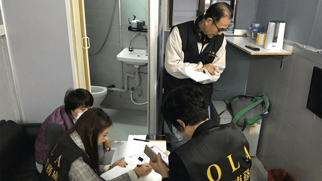 民政總署消防處一連兩日放蛇 掃蕩5間無牌酒店及賓館