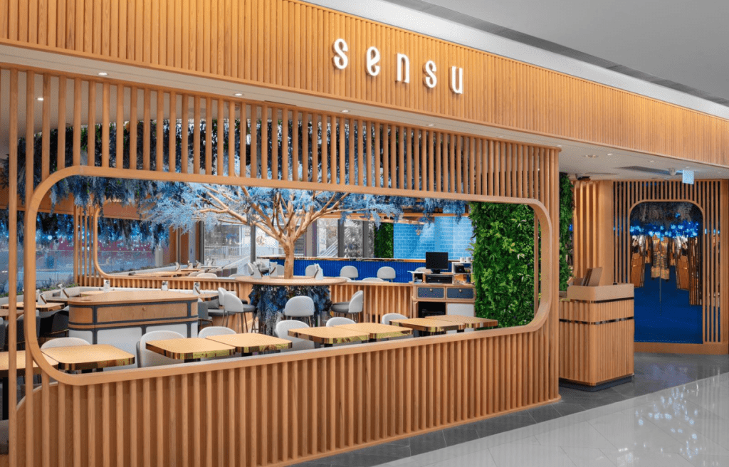 日系Café Sensu荃新天地分店，裝潢以森系風格為主題。