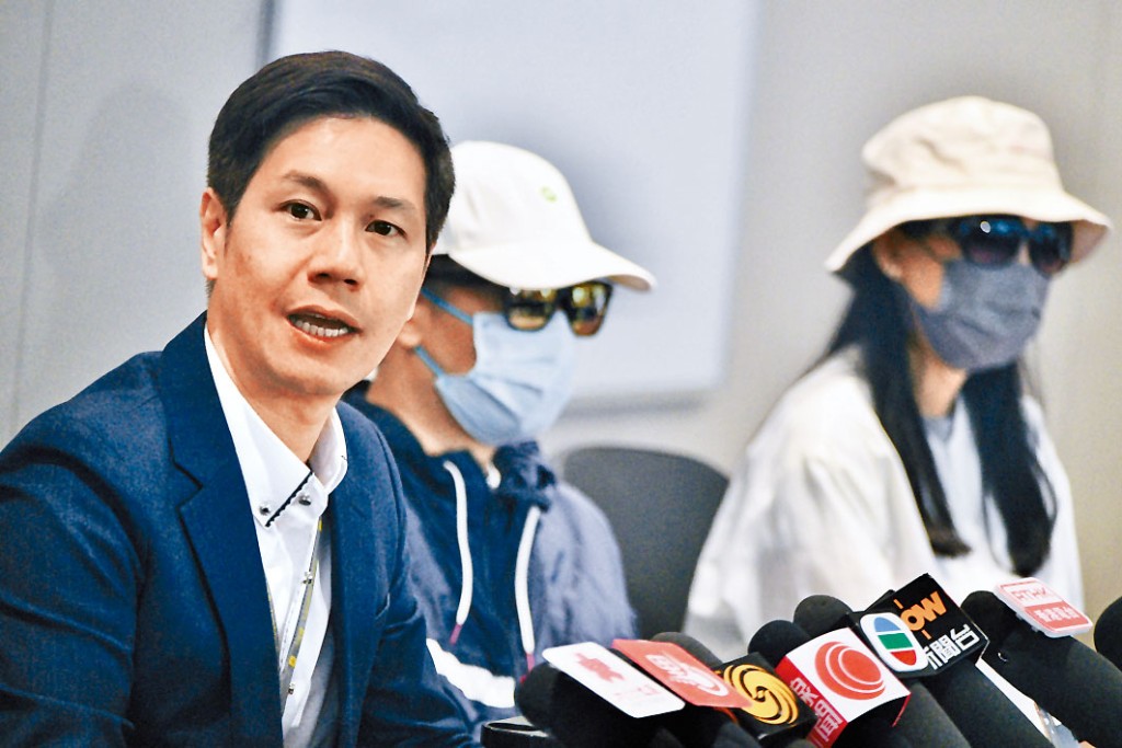 吳傑莊連同部分苦主開記者會，呼籲受影響者主動報案。