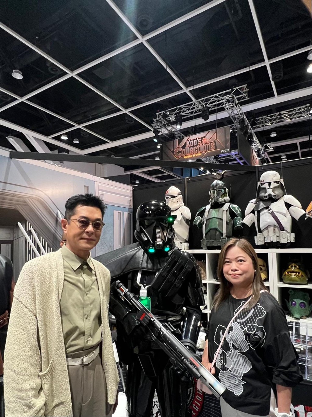 羅淑佩獲活動大使古天樂接待,親自介紹他的珍藏和展覧其他亮點,令她在有限時間內對展覽有一個相當全面的印象。 羅淑佩獲活動大使古天樂接待,親自介紹他的珍藏和展覧其他亮點,令她在有限時間內對展覽有一個相當全面的印象。