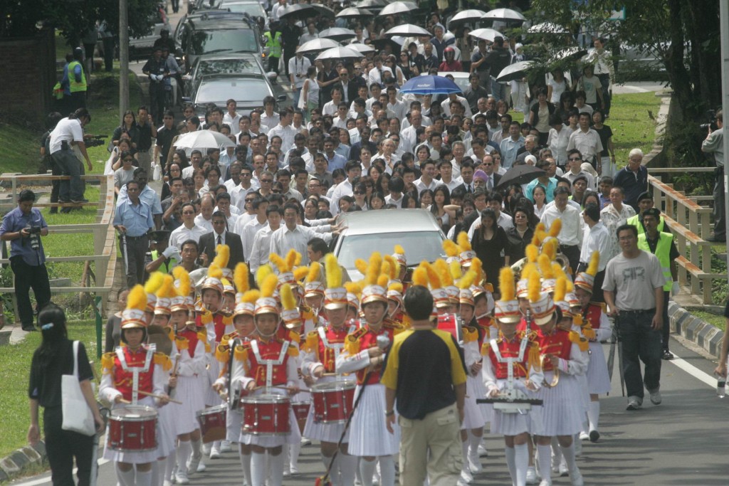 很多圈中人到馬來西亞出席陳儀馨喪禮。