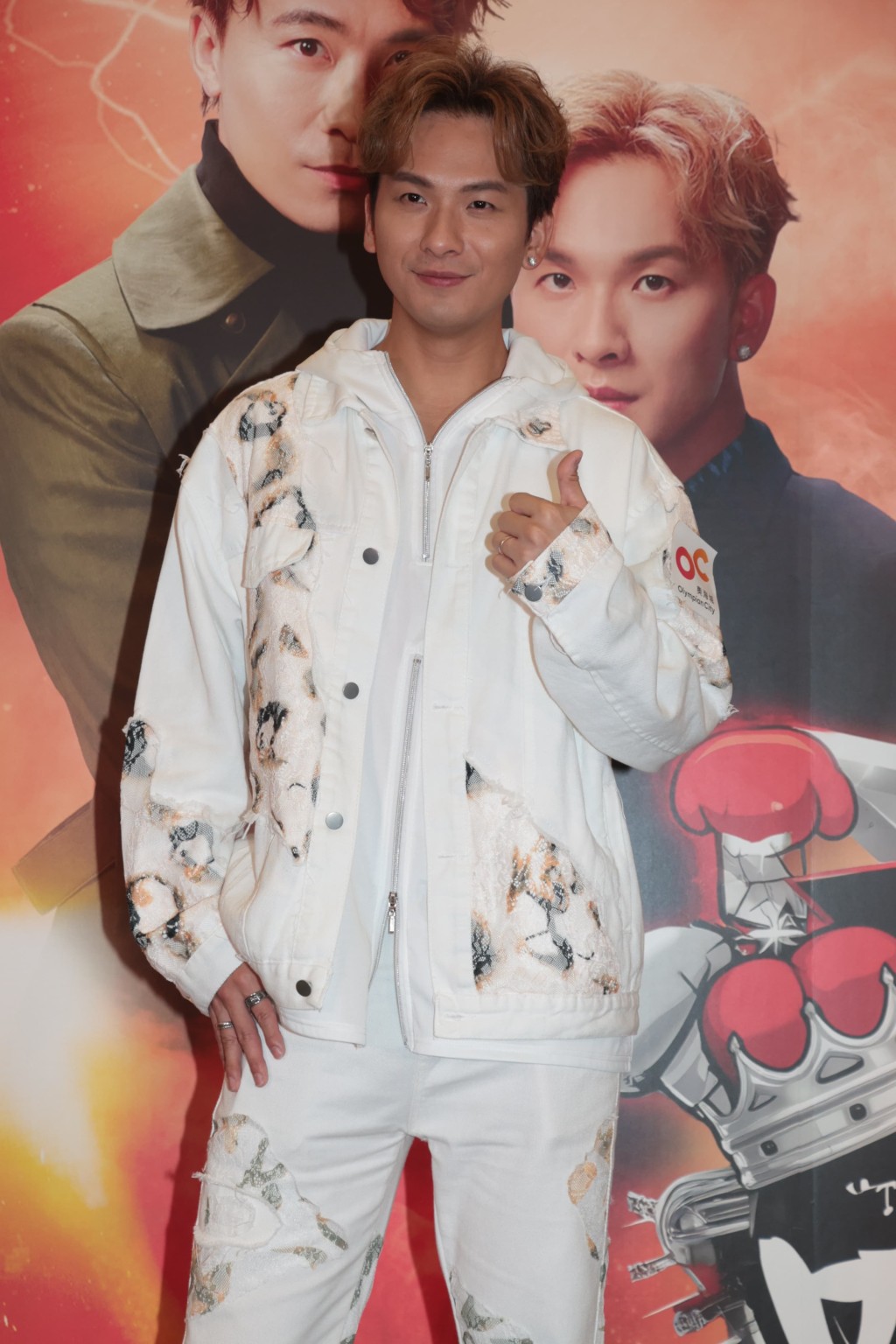 吉吉指演唱會有男男對唱環節。 吉吉指演唱會有男男對唱環節。