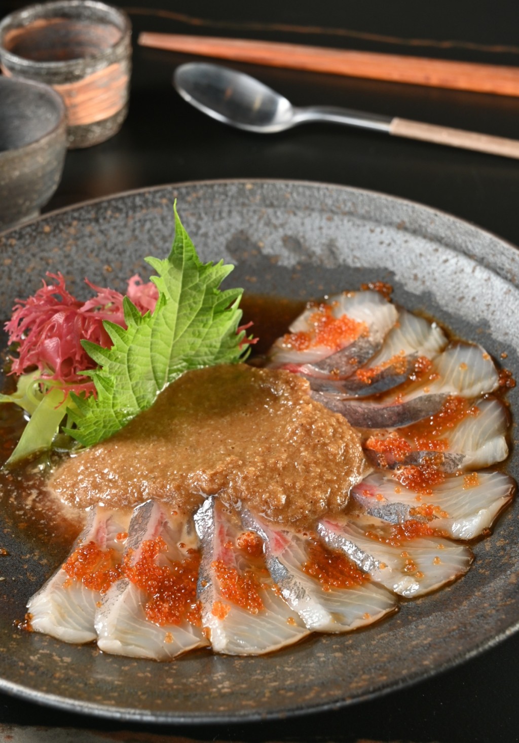 餐廳特別選用有「金槍魚の王」美譽的日本山幸集團出品的拖羅，推介必試以之炮製的山幸五色丼與三色壽司。