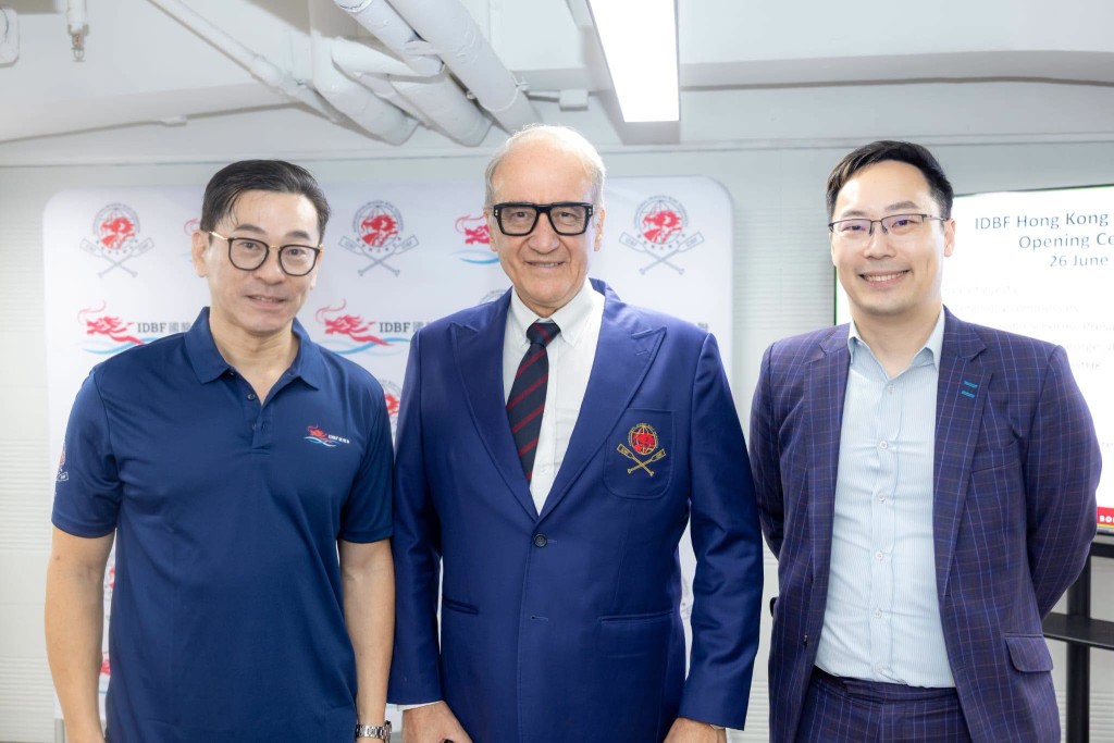 中國香港龍舟總會主席鍾志樂表示,國龍聯總部再次在香港設立,標誌着香港在國際體壇的重要性和影響力。中國香港龍舟總會圖片 中國香港龍舟總會主席鍾志樂表示,國龍聯總部再次在香港設立,標誌着香港在國際體壇的重要性和影響力。中國香港龍舟總會圖片