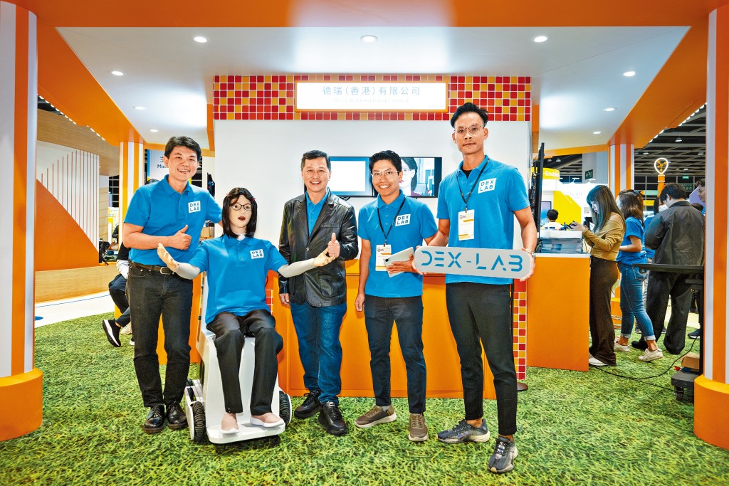 Dex-Lab的人形機械人DAISY已在新加坡和澳洲的護理院廣泛應用,並擁有臨床測試數據,未來有望減輕香港院舍護理員的工作壓力。 Dex-Lab的人形機械人DAISY已在新加坡和澳洲的護理院廣泛應用,並擁有臨床測試數據,未來有望減輕香港院舍護理員的工作壓力。