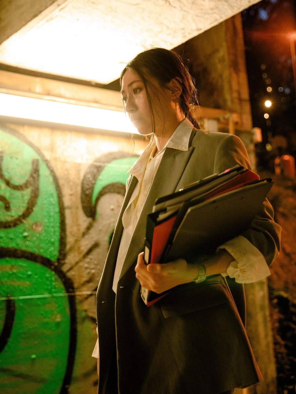 蔡蕙琪參演過MIRROR成員Jer（柳應廷）的《大人之後》MV。