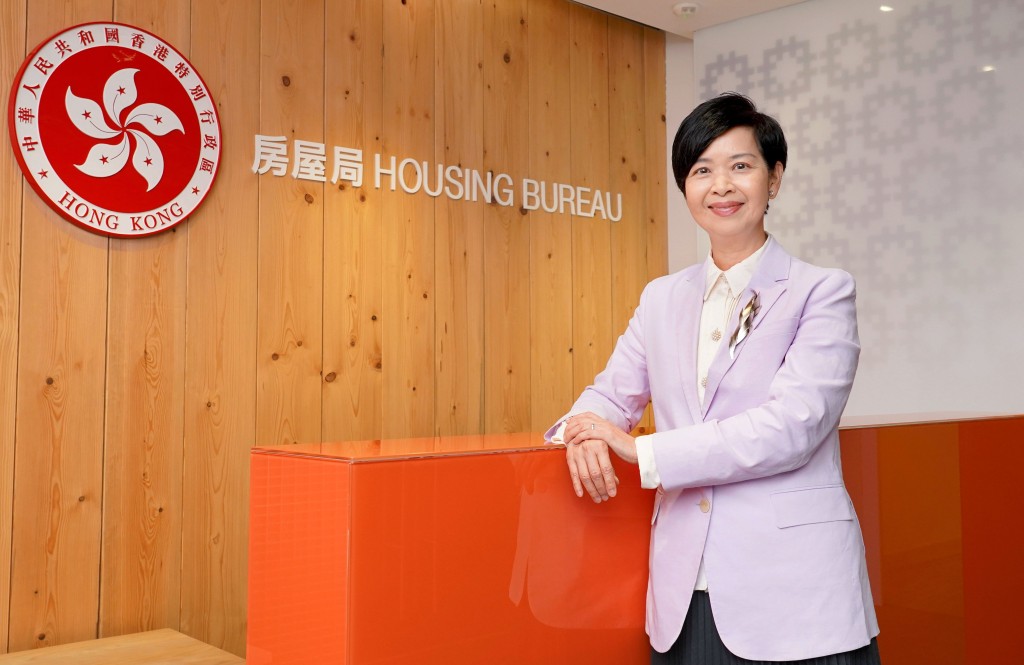 她又指公屋落成量超額完成,扭轉過往公屋供應「頭輕尾重」的情況。資料圖片 她又指公屋落成量超額完成,扭轉過往公屋供應「頭輕尾重」的情況。資料圖片