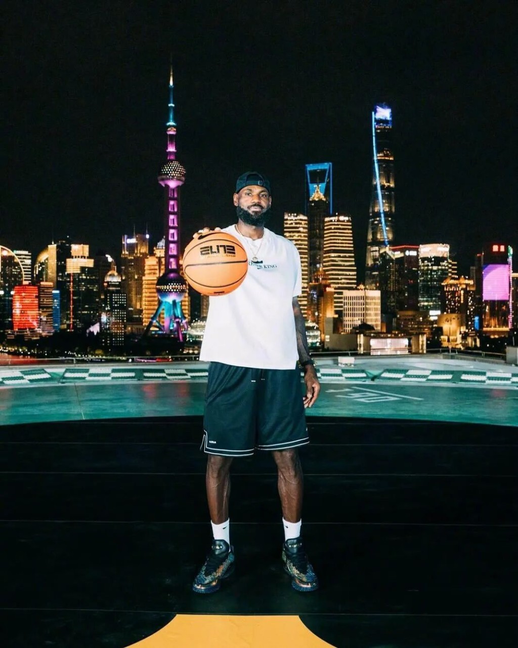 NBA傳奇球星勒邦占士早前結束6年來首次中國行。上觀新聞
