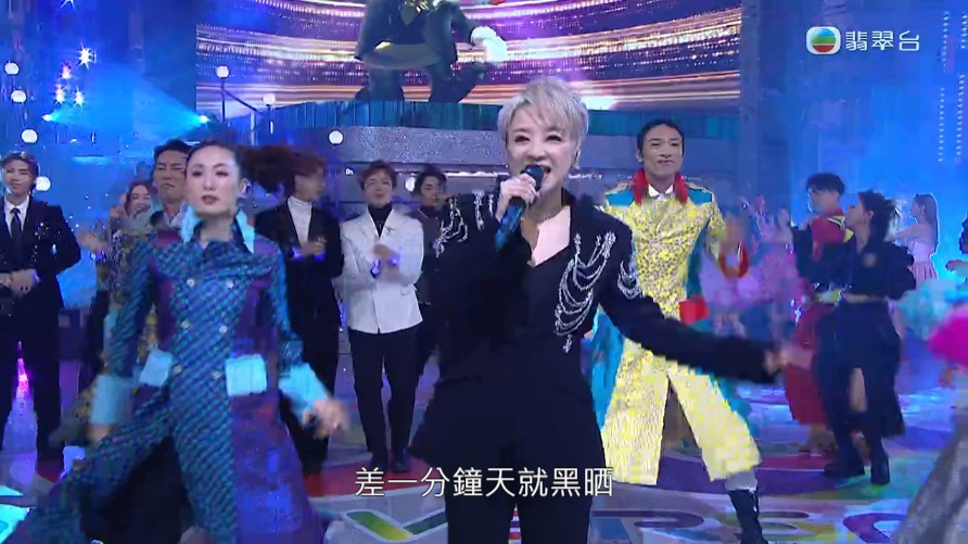 幾乎全台藝員伴舞。