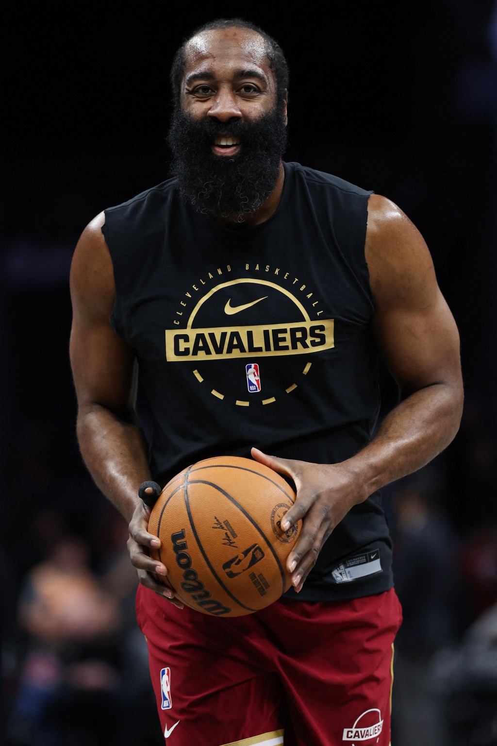 哈登無視右手拇指骨折傷勢火速復出，交出22分9個籃板及8次助攻的數據。AFP