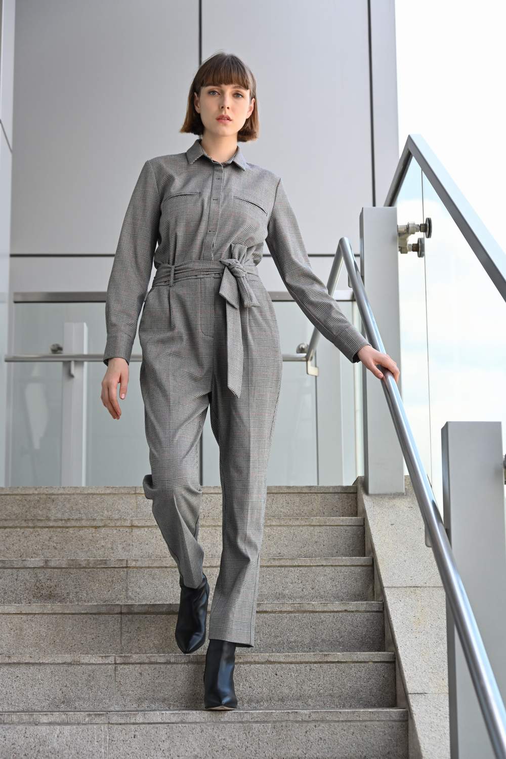 灰色Prince of Wales格紋連身褲/$1,667。