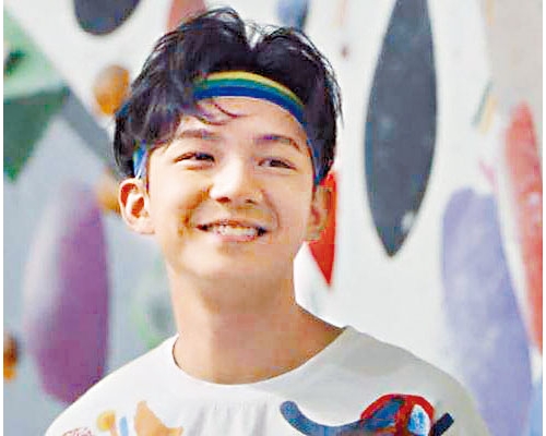 施焯日扮演的賢仔忽然殺出，要與阿峰爭奪阿欣。