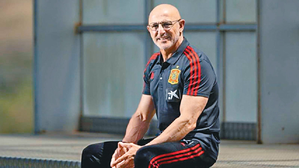 ■新帥迪拿富安迪聲言將復刻經典，以中鋒掛帥。