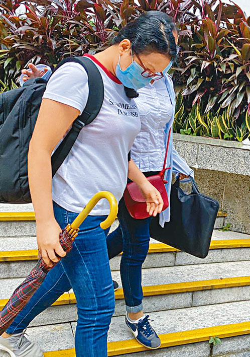 菲籍外傭 Evera（左）獲准擔保候懲。